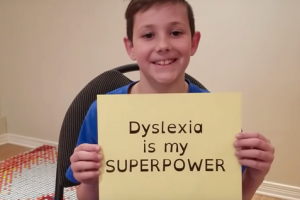 Девет-годишниот-ученик-со-дислексија-креираше-уникатен-мозаик-од-рубикови-коцки